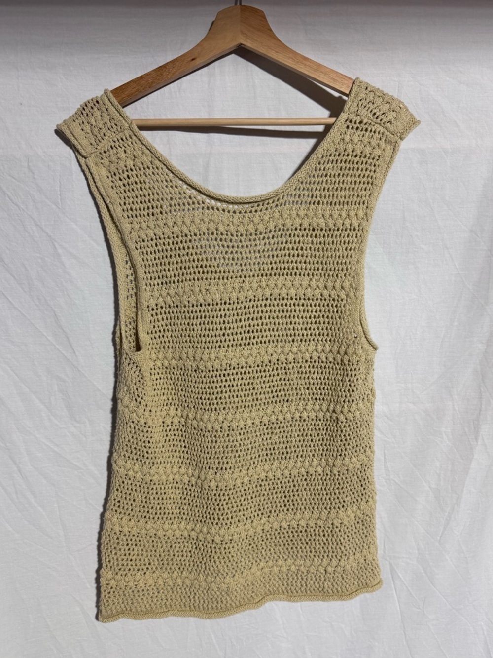 Free People crochet scoop
neck tank with low back Size Small